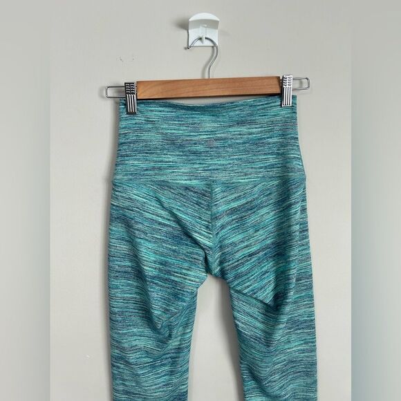 Lululemon Wunder Under Crop (Hi-Rise) - Picture 10 of 12